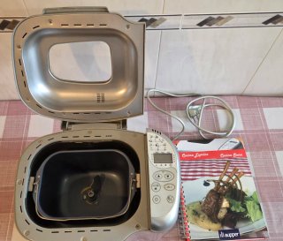 Robot de cocina con libro de recetas