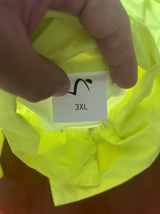 Mono de moto impermeable amarillo y negro