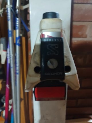 Esquís vintage con palos
