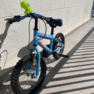 Bicicleta infantil. Hasta niños de 4-5 años