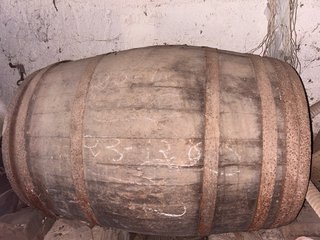 Barril grande de madera