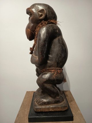 Figura africana antigua Etnia Bulu