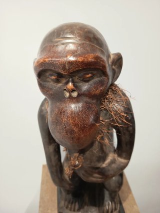 Figura africana antigua Etnia Bulu