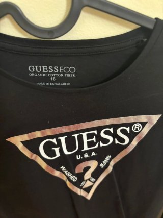 Camiseta Guess Negra Manga Larga