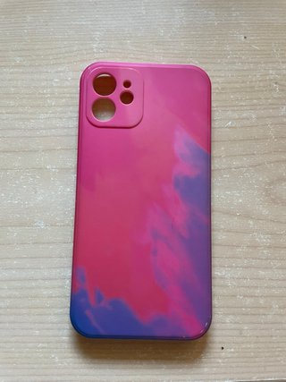 Cover iPhone 12 rosa con sfumature viola