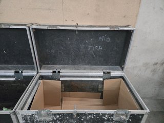 2 Baúles Flight Case Profesionales con Ruedas
