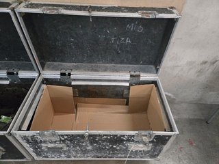 2 Baúles Flight Case Profesionales con Ruedas