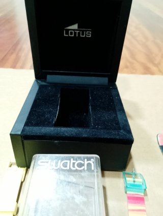 Lote Swatch: 3 Orologi e Accessori