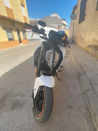 KTM Duke 125cc Naranja/Blanca
