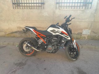 KTM Duke 125cc Naranja/Blanca