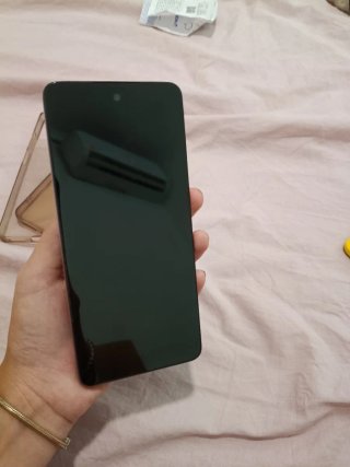 Pacchetto di 2 telefoni: Motorola Moto G24 + POCO C40