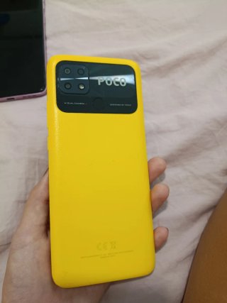 Pacchetto di 2 telefoni: Motorola Moto G24 + POCO C40