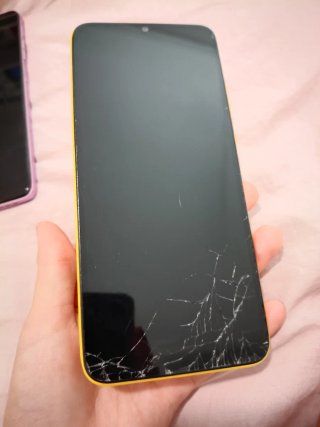 Pacchetto di 2 telefoni: Motorola Moto G24 + POCO C40