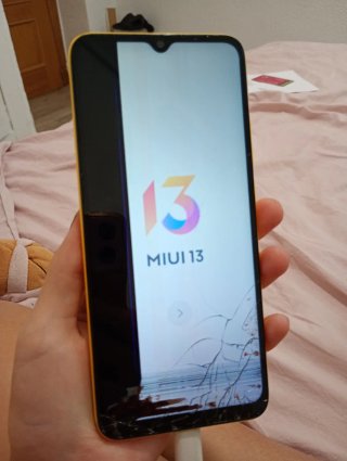 Móvil Motorola Moto G24 + POCO C40
