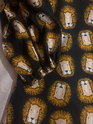 Vestido Compañía Fantástica estampado leones