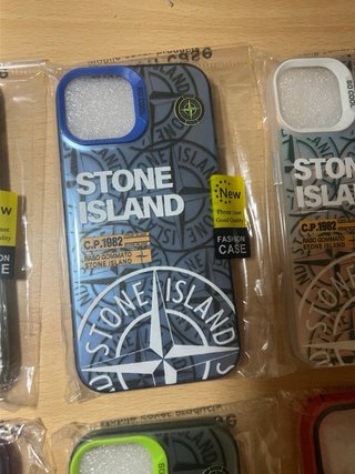 Fundas Stone Island iPhone 15 (Varias Colores)