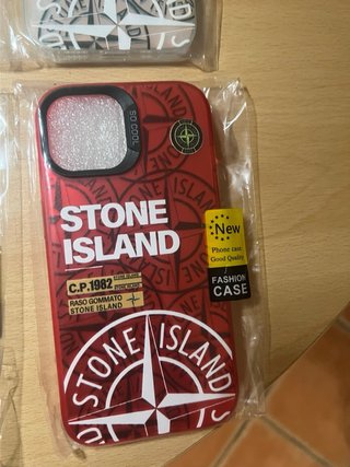 Fundas Stone Island iPhone 15 (Varias Colores)