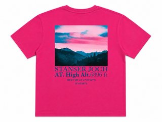 Camiseta Bershka fucsia con coordenadas