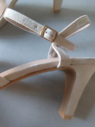 Sandalias tacón beige talla 41