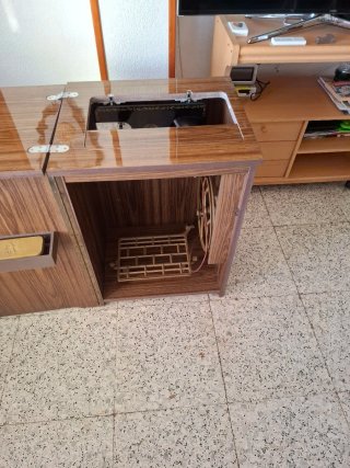 Máquina de coser Alfa modelo A de Éibar