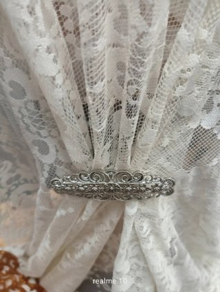 Mantilla de encaje beige/blanco y peineta ,guantes