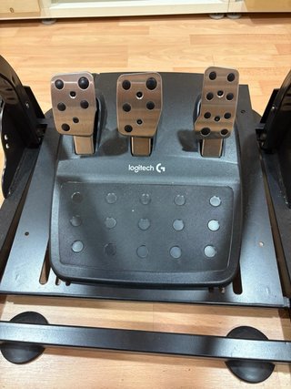 Volante Logitech G29 + Soporte + Pedales