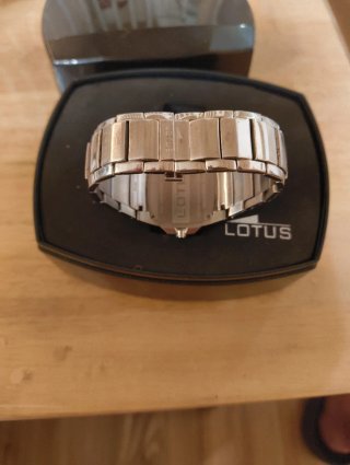 Reloj Lotus Hombre Plata y Naranja