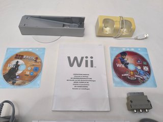Lote Nintendo Wii Blanca con Accesorios y Juegos