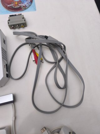 Lote Nintendo Wii Blanca con Accesorios y Juegos