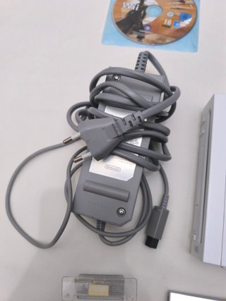 Lote Nintendo Wii Blanca con Accesorios y Juegos