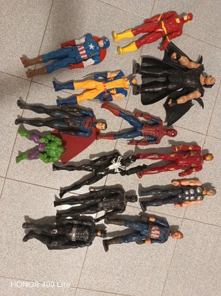 Collezione 13 action figure supereroi