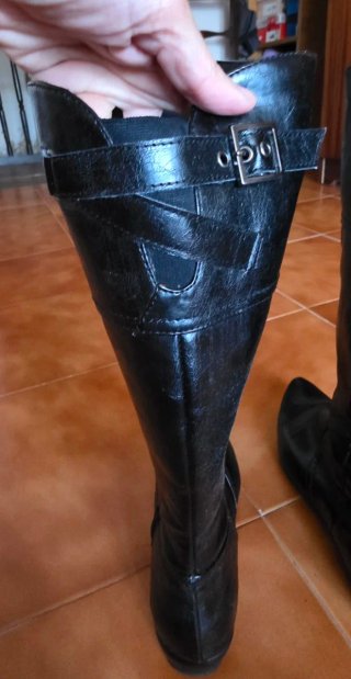 Botas altas de señora negras. Número 41. Blue box.