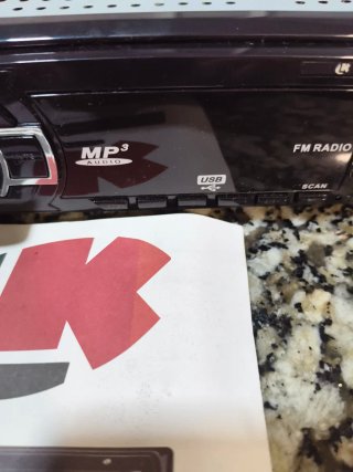 Radio de coche para pendrive. Lk