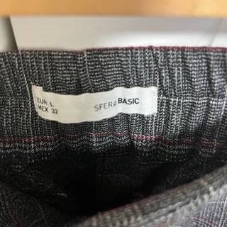 Pantalón de cuadros gris y granate
