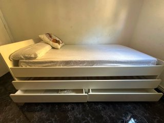 Cama doble con 2 cajones
