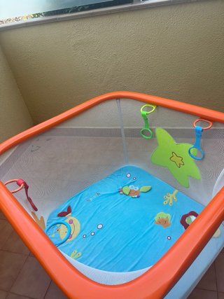 Parque infantil cuadrado, 1.05 x1.05. Altura 85cm