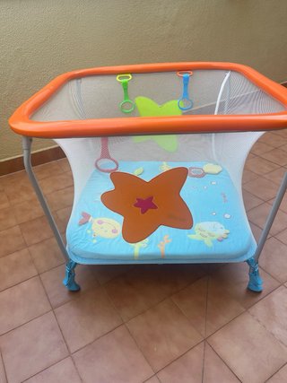 Parque infantil cuadrado, 1.05 x1.05. Altura 85cm