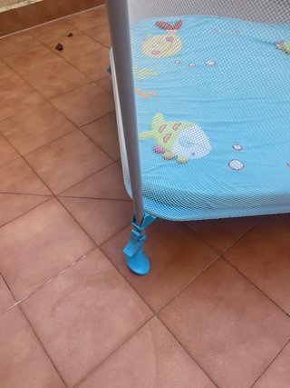 Parque infantil cuadrado, 1.05 x1.05. Altura 85cm