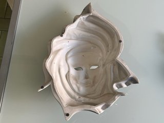 Lotto vintage maschera ceramica e scudo spade
