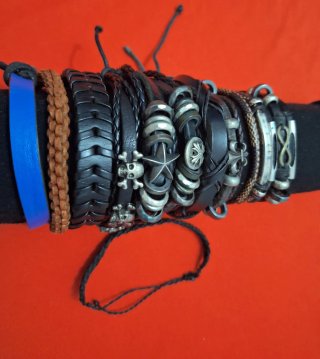 11 Pulseras Variadas