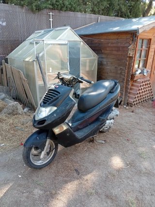 Kymco Betwin 50 Etiqueta Negra