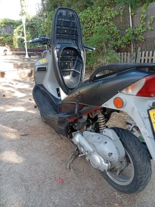 Kymco Betwin 50 Etiqueta Negra