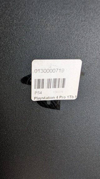 PS4 Pro Negra + 4 Juegos + Mandos