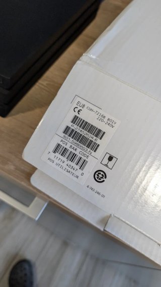 PS4 Pro Negra + 4 Juegos + Mandos