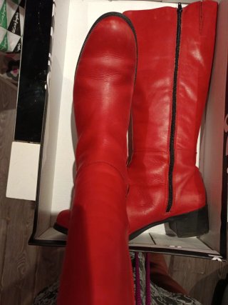 Botas de mujer de piel rojas