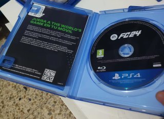 Consola PlayStation 4 Negra + 5 Juegos + Mando