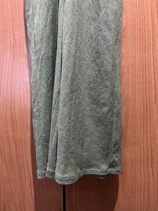 Mono Bershka verde talla XS