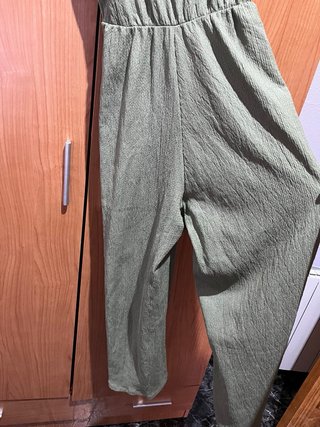 Mono Bershka verde talla XS