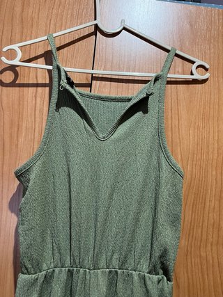 Mono Bershka verde talla XS