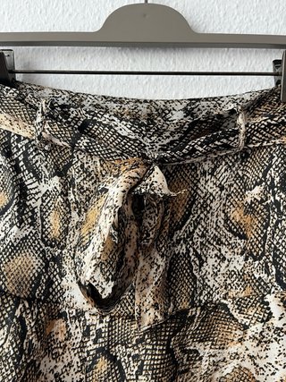 Falda Zara Estampado Serpiente